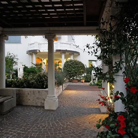 מלון Park Cellini 4*