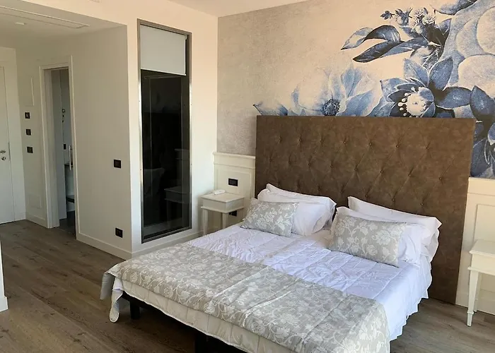 切利尼公园酒店