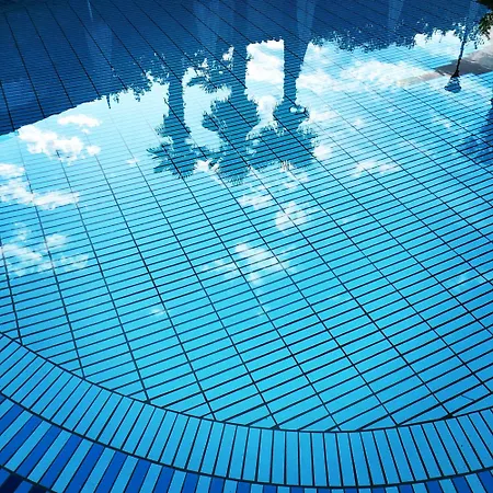 Park Cellini Отель 4*