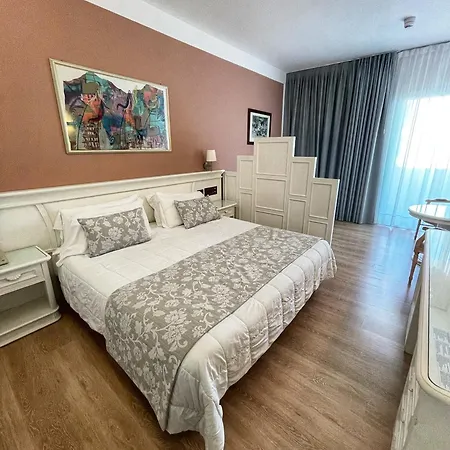 Отель Park Cellini Лидо-ди-Езоло