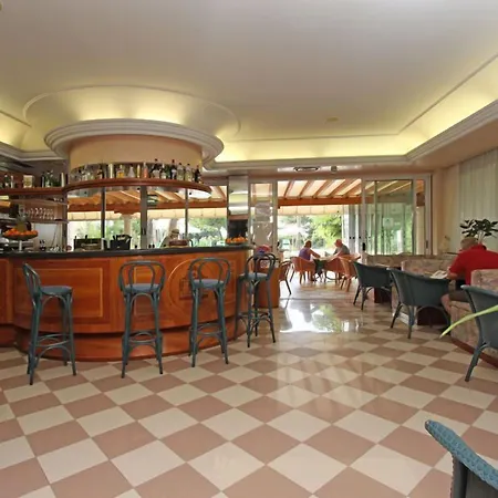 Hotel Park Cellini 4*