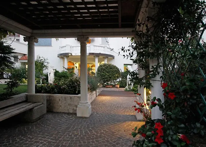 Hotel Park Cellini 4*