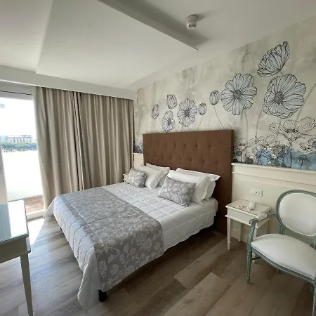 Park Cellini Отель 4*