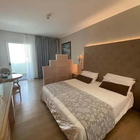 Park Cellini Отель 4*