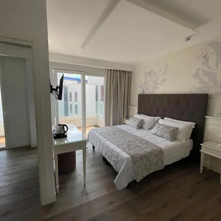 Park Cellini Отель 4*