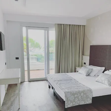 Park Cellini Отель 4*