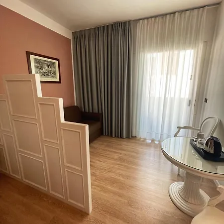 Park Cellini Отель 4*